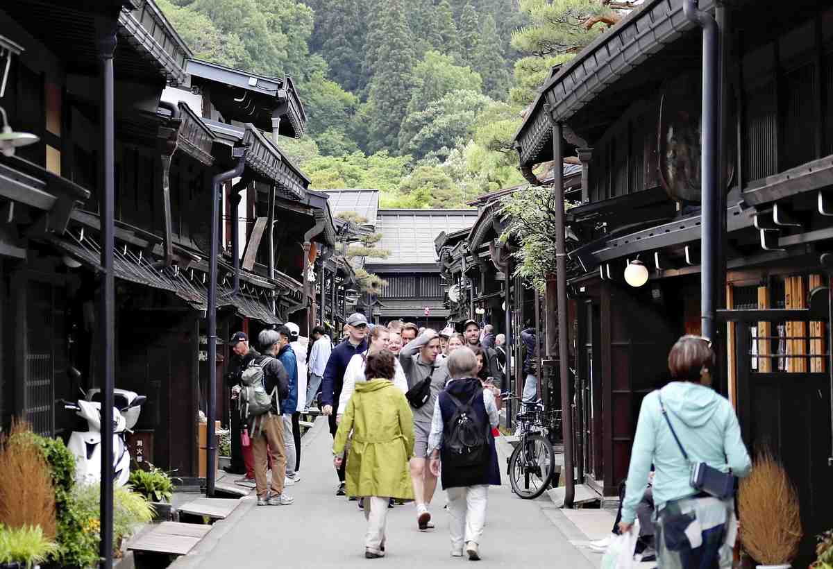 Political Pulse(Osaka Sugime)